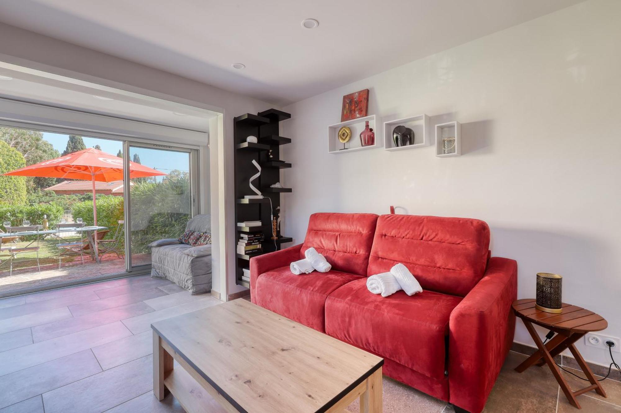 Magnificent Newly Renovated Close To Beach & Swimming Pool Le Lavandou Exterior photo