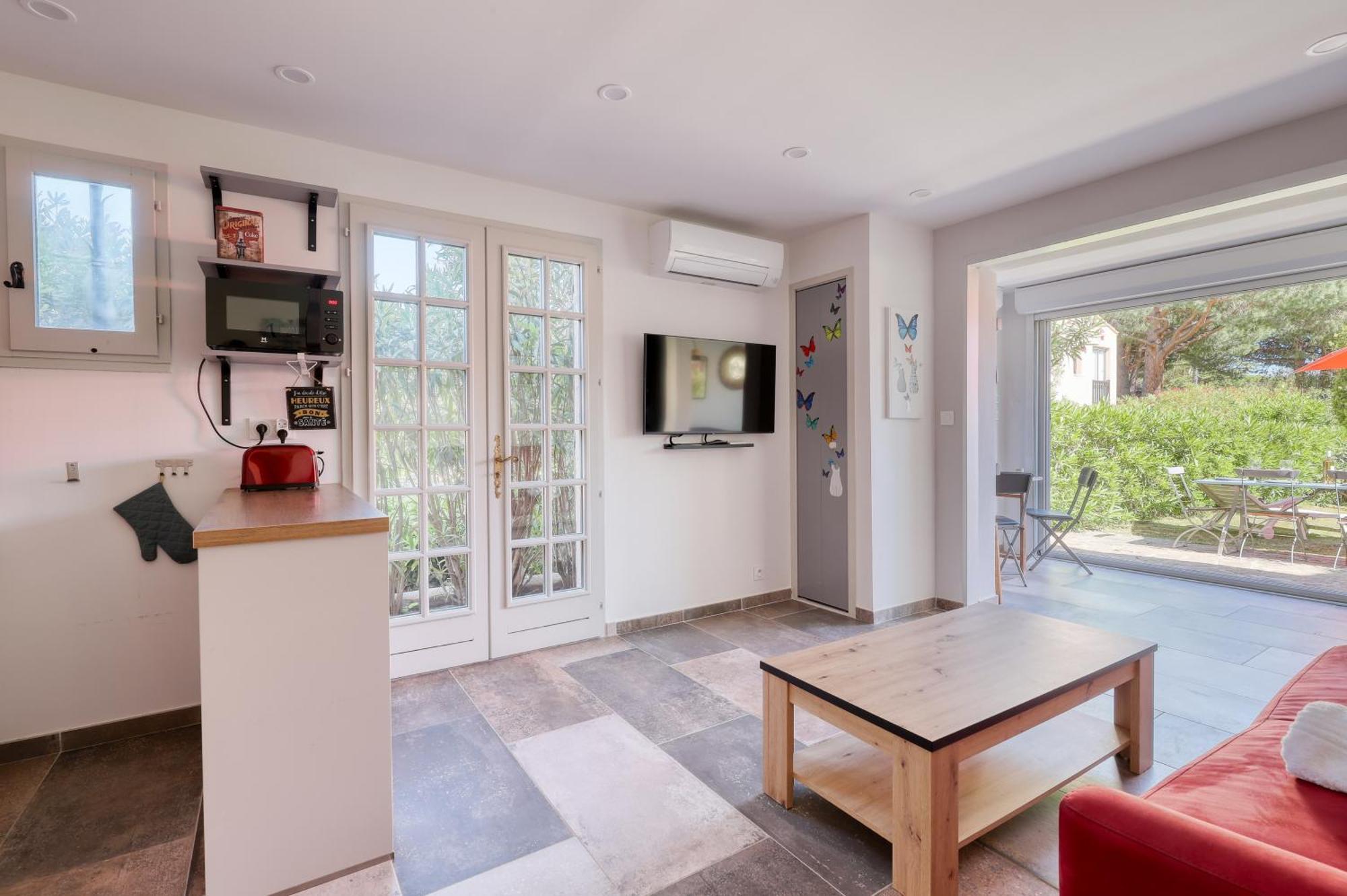 Magnificent Newly Renovated Close To Beach & Swimming Pool Le Lavandou Exterior photo
